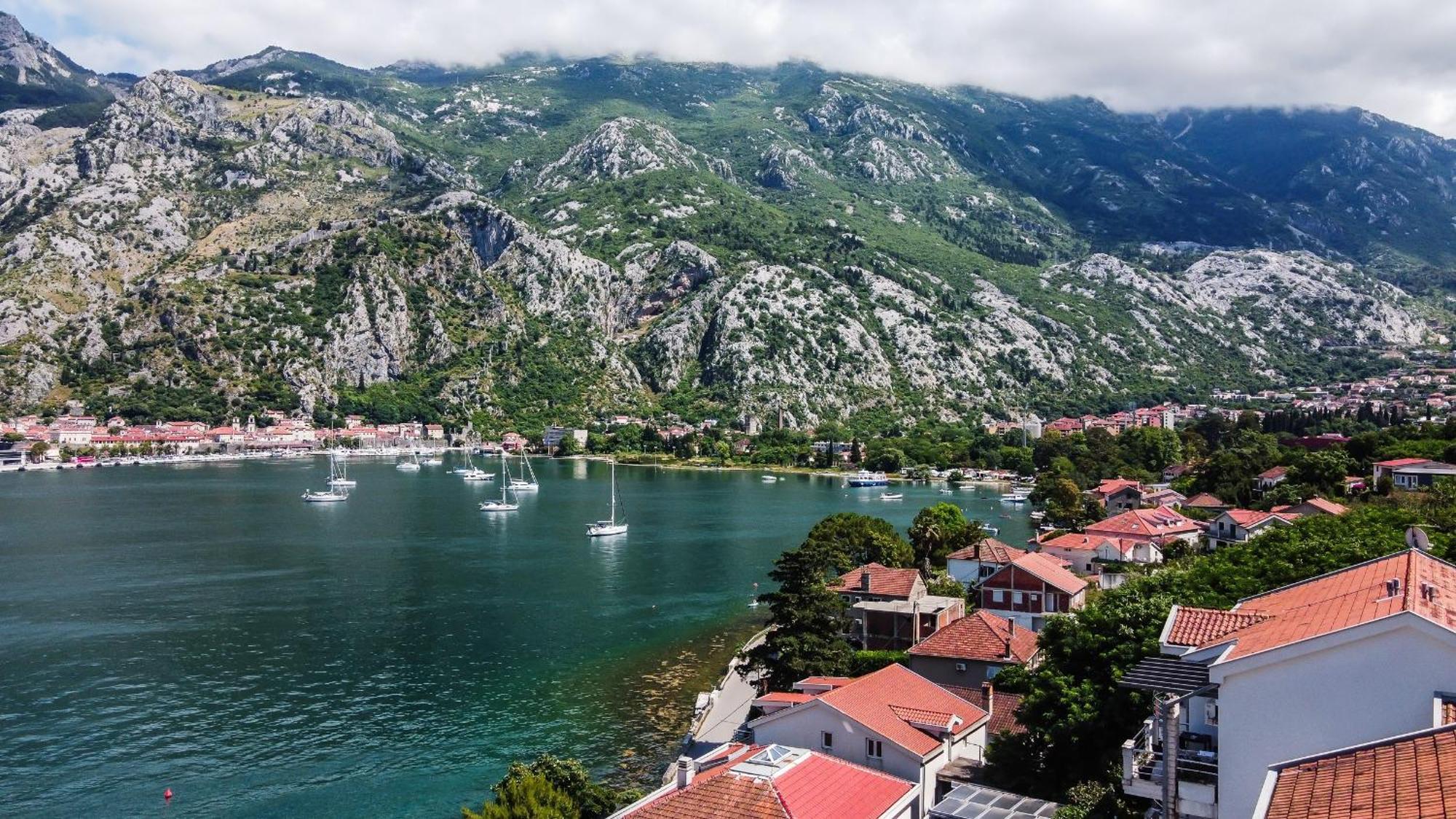 Chillout Apartment In Kotor Bay Exterior photo